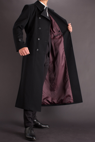 ビジネスにも使えるロングコート