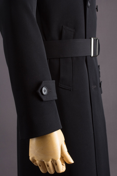 ビジネスにも使える長いコート