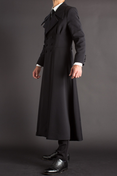 ビジネスにも使える長いコート