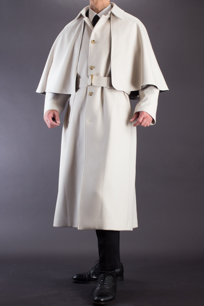 ビジネスにも使える長いコート