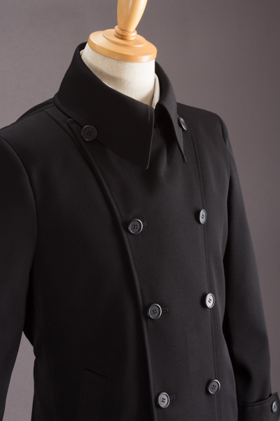 ビジネスにも使える長いコート