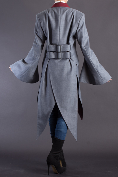 着丈長めのロングコート